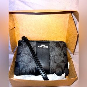 Coach Wristlet- Never Used but tag cut off